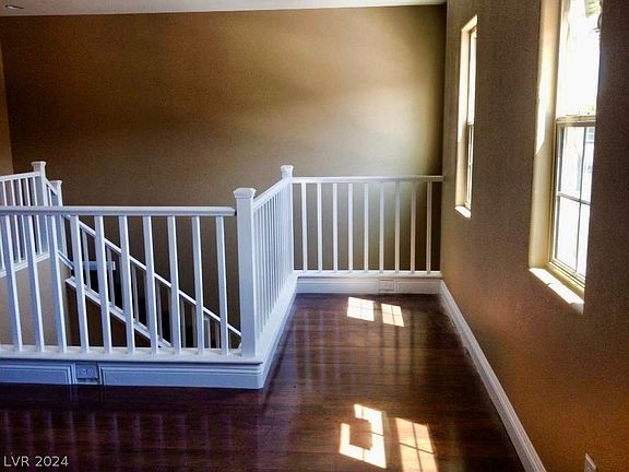 5th image of 804 Applecross Ave