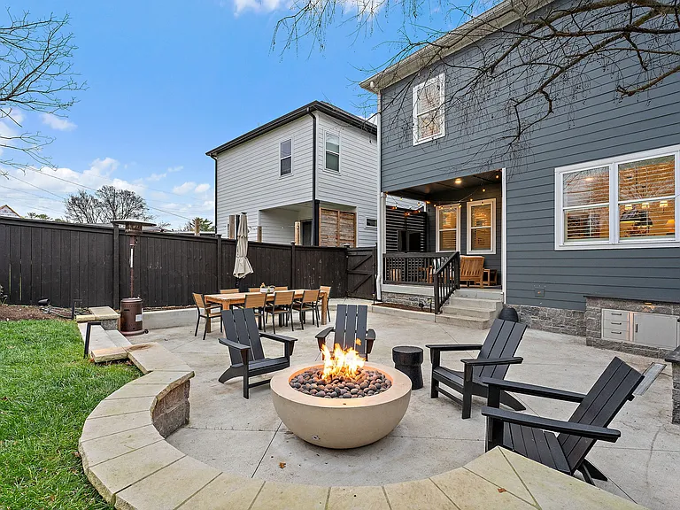 6462 Thunderbird Dr — Photo 2