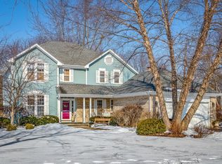 76 Shelby Ct, Vernon Hills, IL