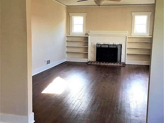 2nd image of 934 Dekalb St