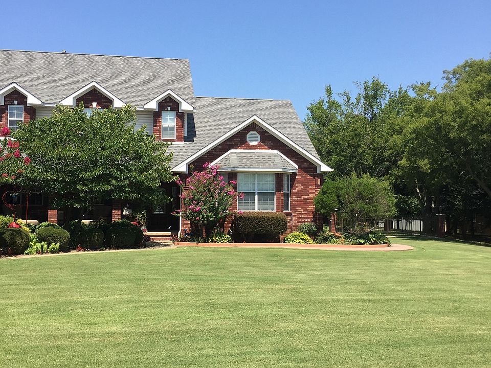 1st image of 327 Wildflower Pl