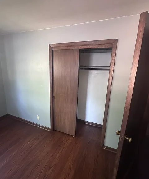 Bed#1 closet