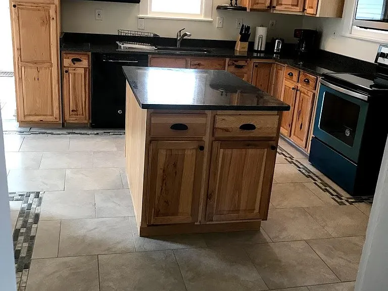 526 Monroe St — Photo 7