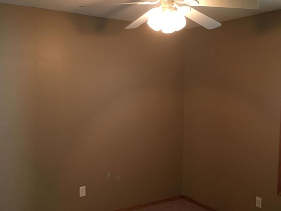 3rd image of 511 Redwood Dr