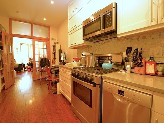 3rd image of 479 12th St APT 1L