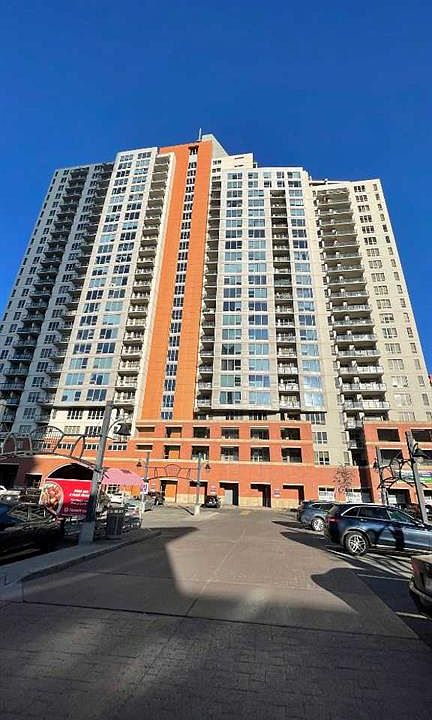 1st image of 1053 E 10th St SW #1206