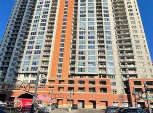 1053 E 10th St SW #1206, Calgary, AB T2R 1S6