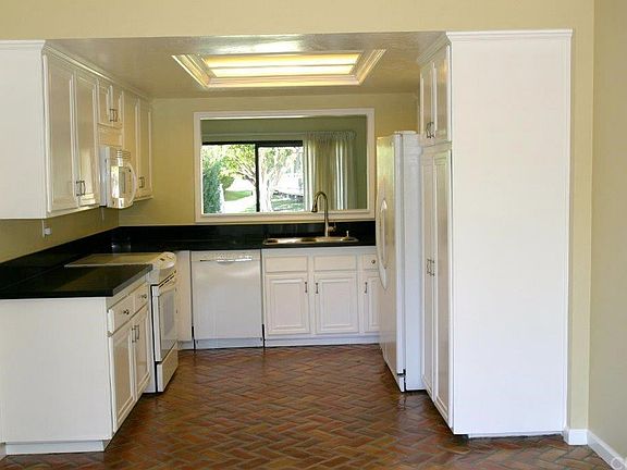 5th image of 24 Odyssey Ct #110