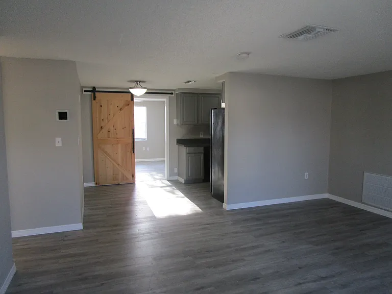 11611 Constance Dr — Photo 4