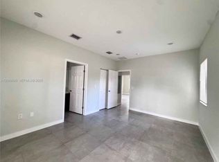 609 NW 3rd Ter, Dania, FL 33004