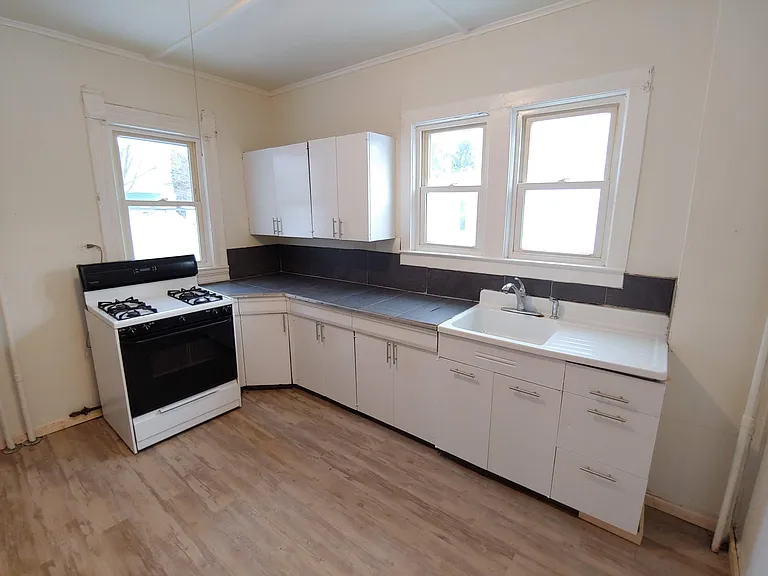 57 Owego St — Photo 7