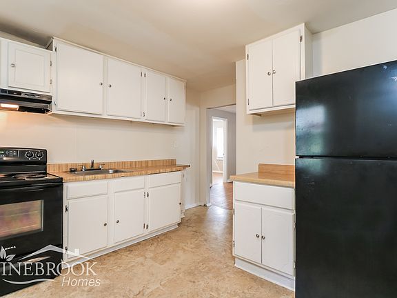 4th image of 9414 Muriel Ave