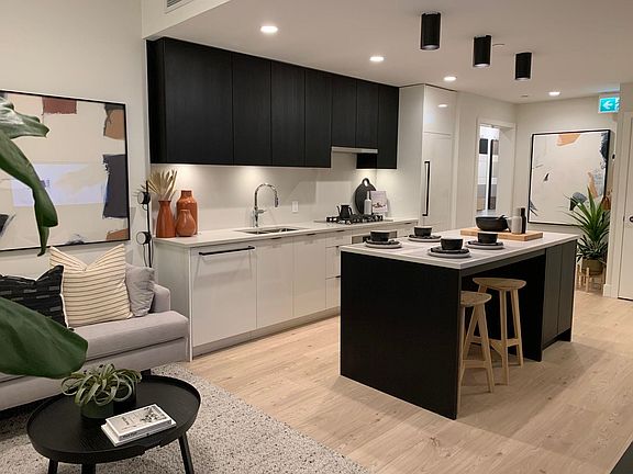 5th image of 230 Keary St #1810