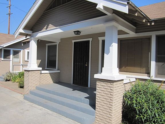 3rd image of 558 Rose Ave