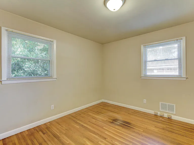 1213 Park Ave — Photo 17