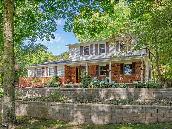 2nd image of 3605 Knollwood Ln