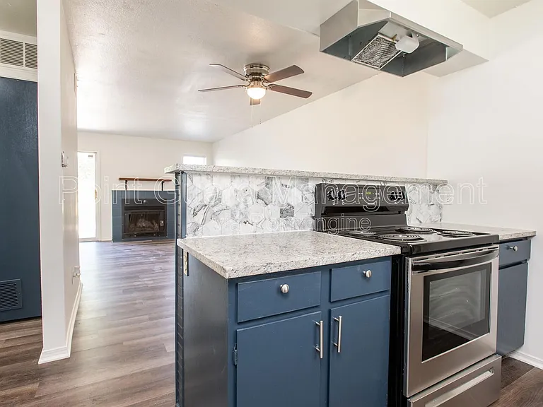 5510 S Gold St #300 — Photo 4