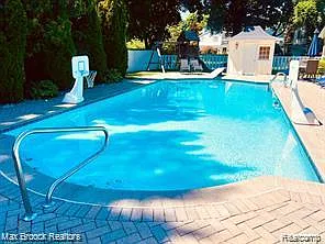 4 bed, 4.0 bath, 2920 sqft, $5,500 — Photo 3