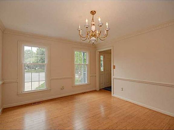2nd image of 832 Amy Marie Ln