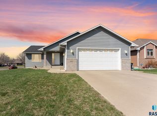 600 Sarah C St, Garretson, SD 57030