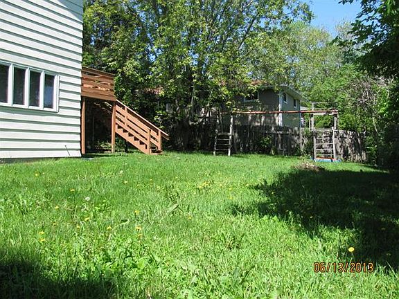 3rd image of 1716 Knoll Crest Dr
