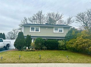 1281 S St, Valley Stream, NY 11580