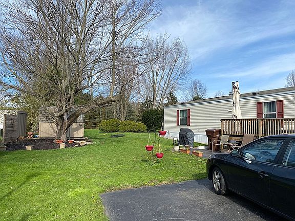 3rd image of 2201 Portage Hollow Ln