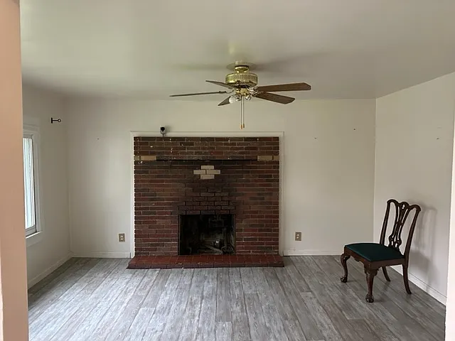 2 bed, 1080 sqft, $975 — Photo 2