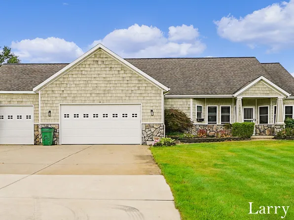 10377 Chinook Dr, Allendale, MI 49401
