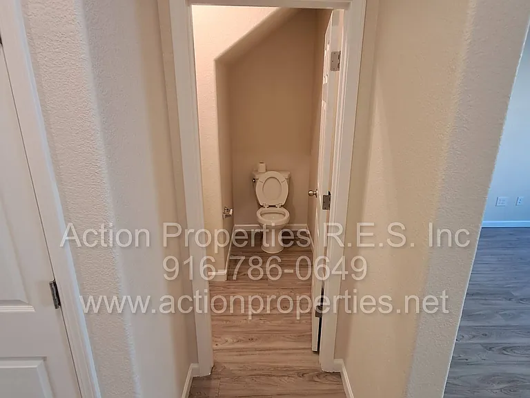 2136 Malibu Pl — Photo 50