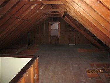 4th image of 9211 Morton Ave
