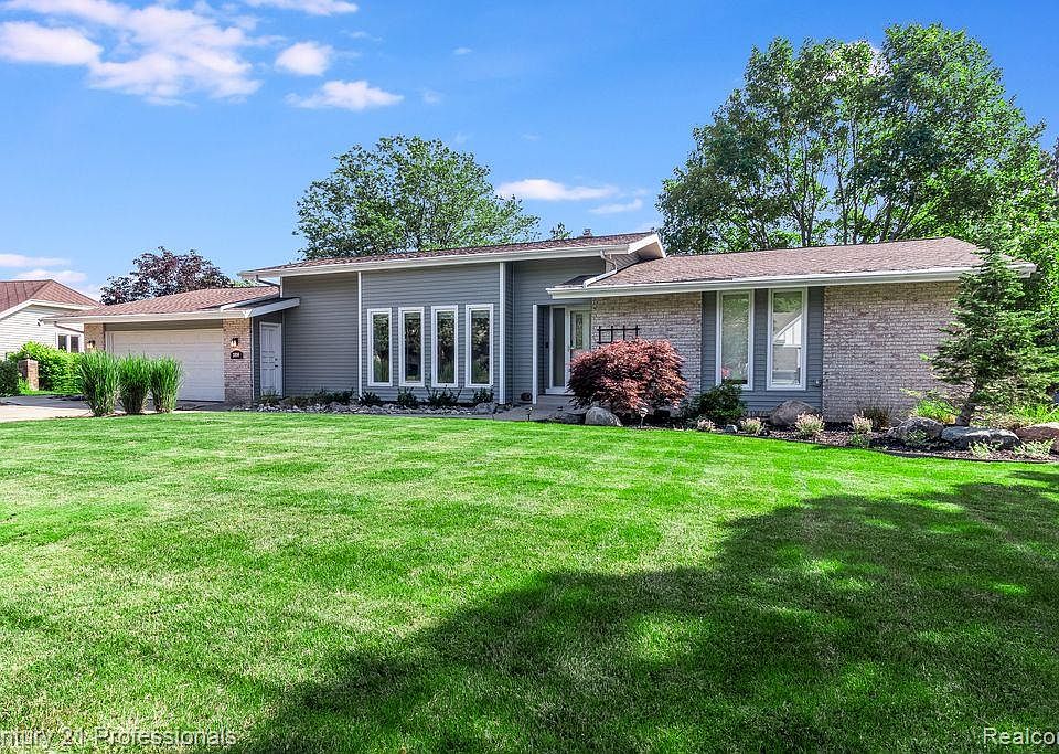 1st image of 2036 Waterbury Dr SE