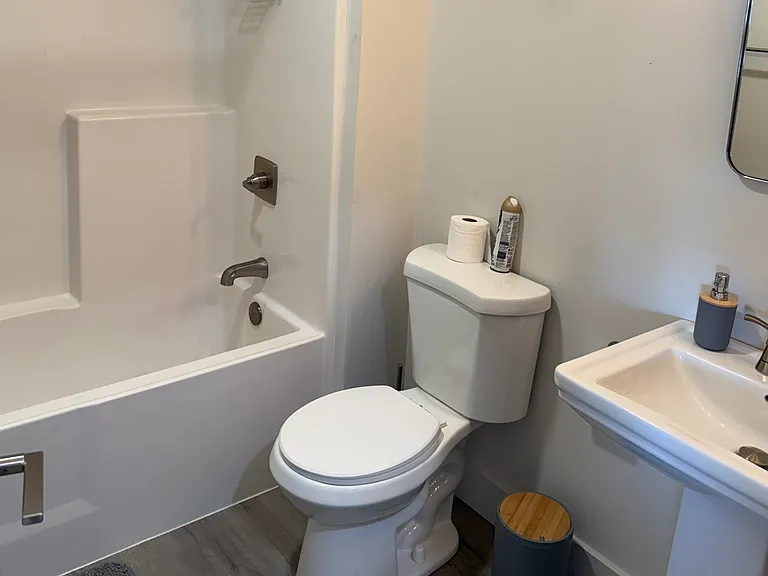 742 N Clark St — Photo 9