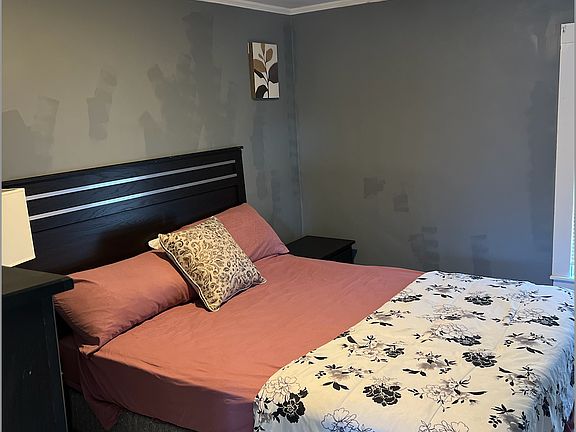 2nd image of 727 Roosevelt Ave Floor 2