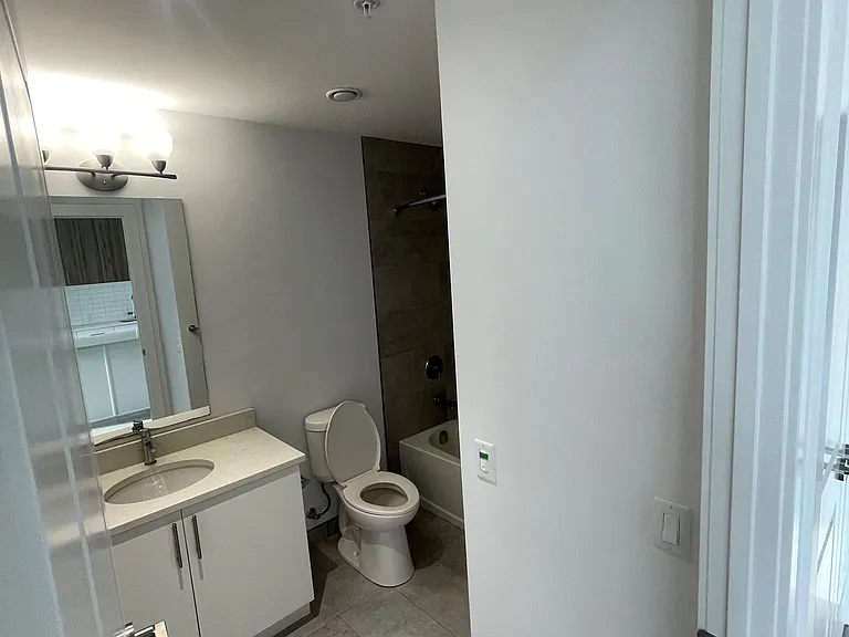 181 King St S #1009 — Photo 14