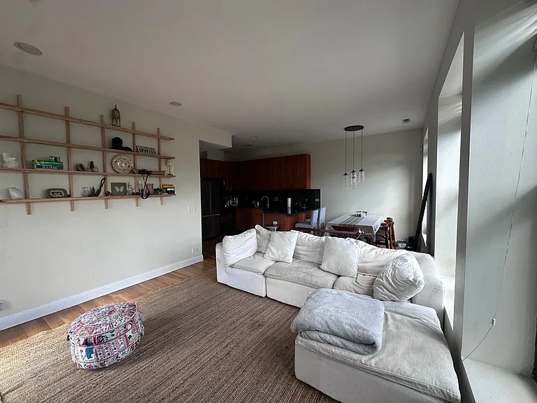 1728 N Wilmot Ave #3E — Photo 2