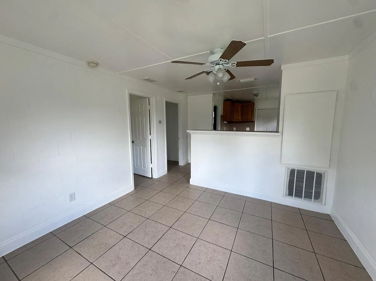 2 bed, 672 sqft, $900 — Photo 3