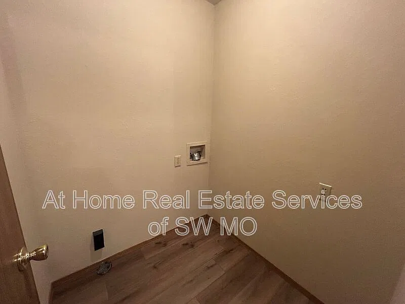 2 bed, 2.0 bath, 900 sqft, $805 — Photo 4