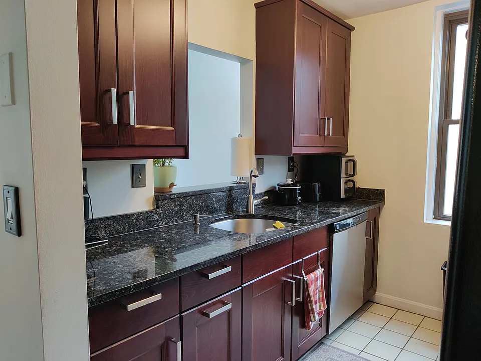 92 Gordon St #303