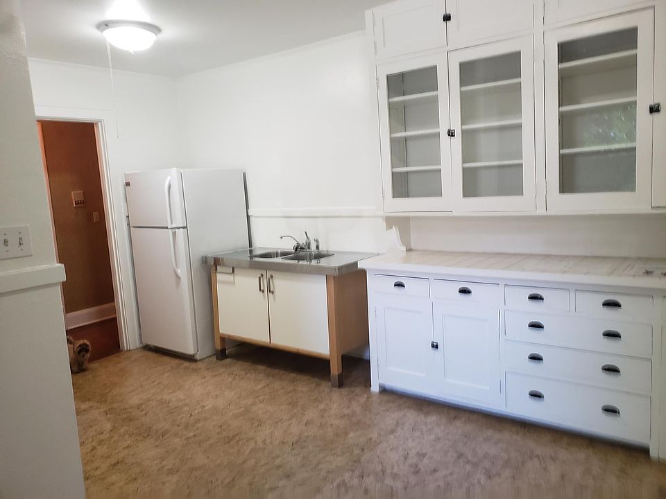 1st image of 2216 Garfield Ave APT 204