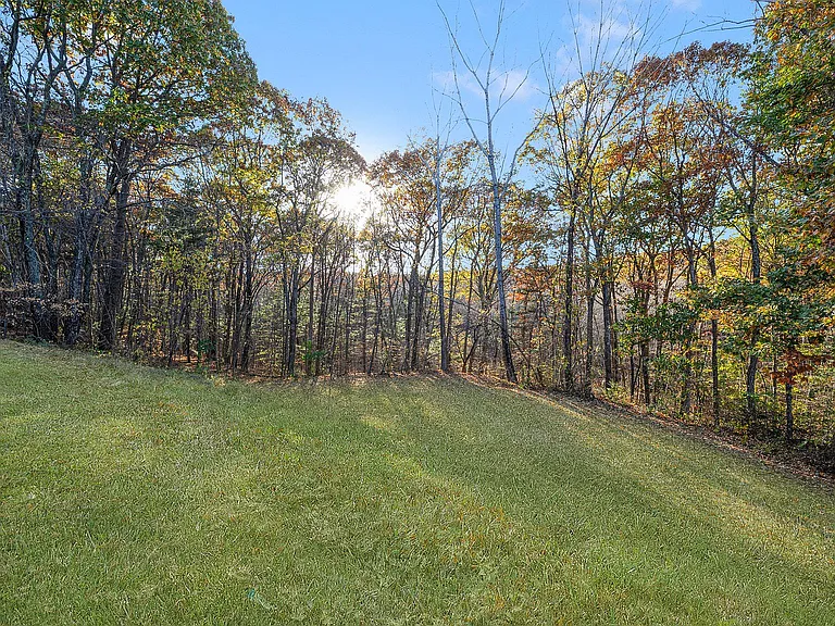 42 Rollingwood Dr — Photo 51
