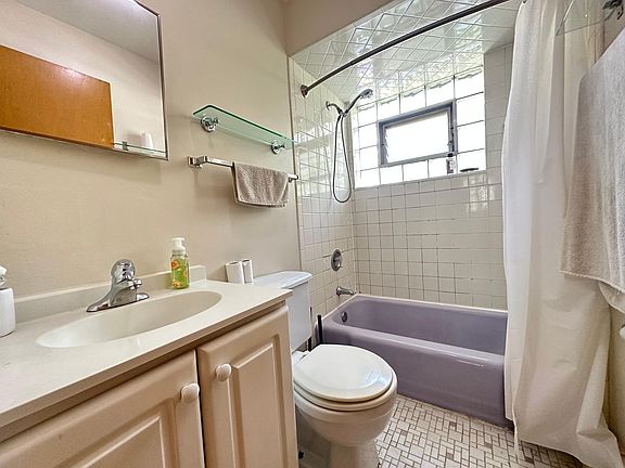 5th image of 5651 N Miltimore Ave #302