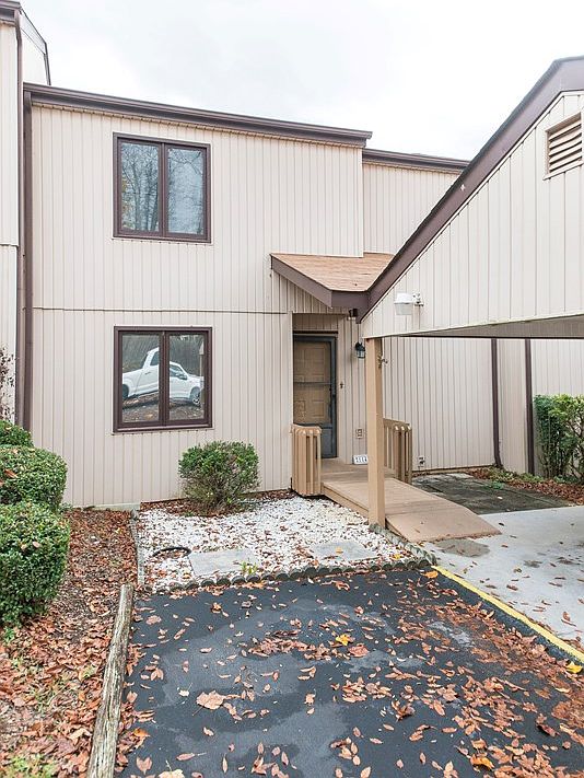 1st image of 1064 Pebble Dr