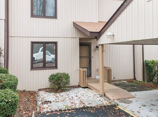1064 Pebble Dr, Bristol, VA 24201