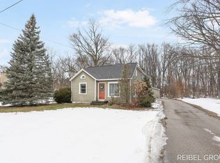 1495 Bauer Rd, Jenison, MI 49428