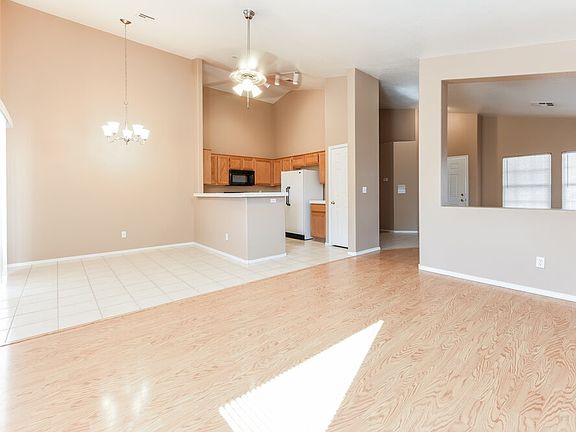4th image of 2513 Carolina Ct