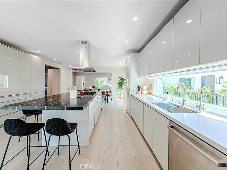 507 N Formosa Ave — Photo 6