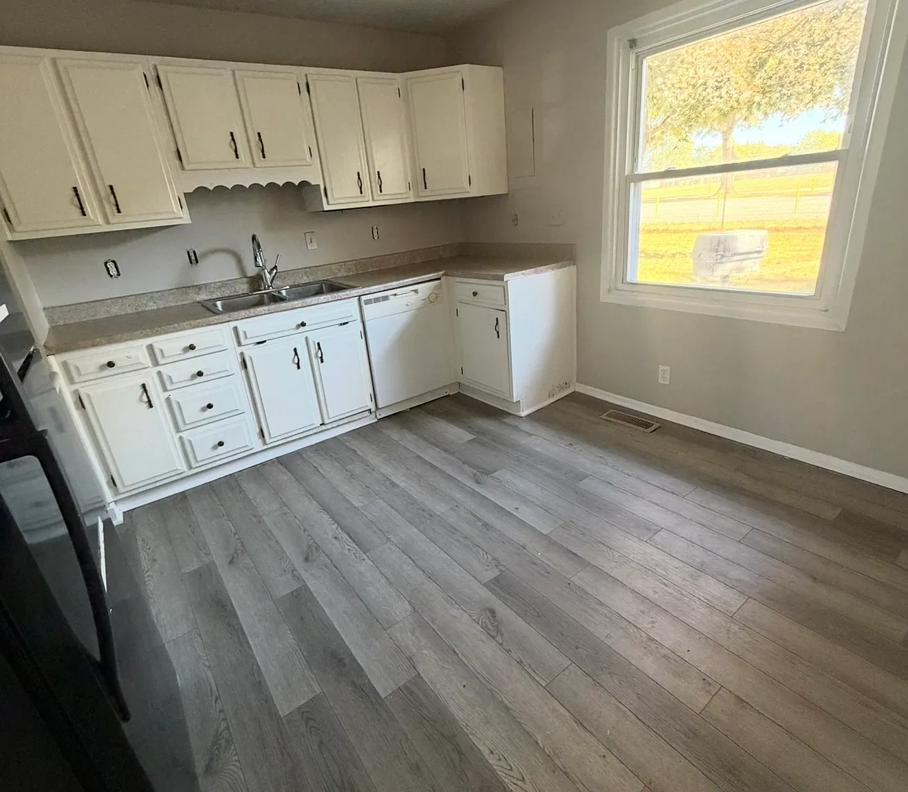 3 bed, 1.5 bath, 1200 sqft, $1,650 — Photo 4