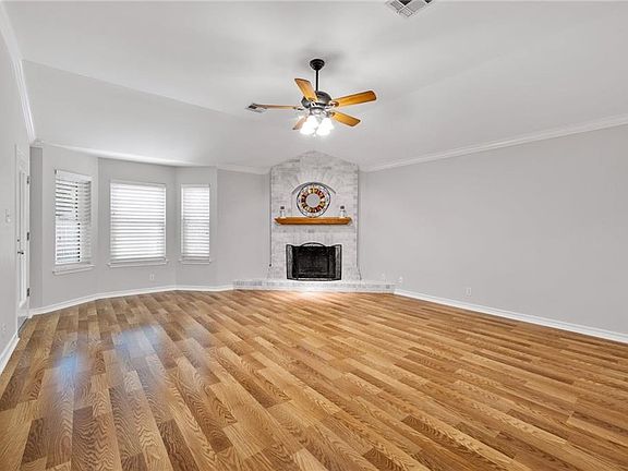 4th image of 3009 Cedar Elm Ln