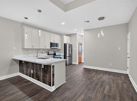4th image of 4763 Pecan St
